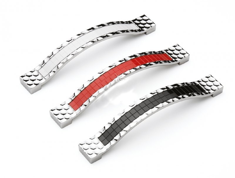 02-128 maruichi. Ручка-скоба s-2242-160 160мм, мат. 64b2+128b+64 b 4/b+4 при b. 128wh 128 мм, цвет белый/хром в интерьере. Ручки со вставкой.