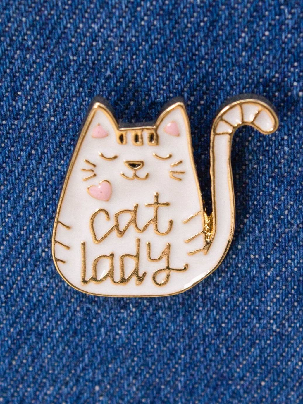 На покупку 6 значков у кати. Значок "кошка". Ора балет кат значок. Чеширский кот значок на пиджак. Значок "CATMAID".